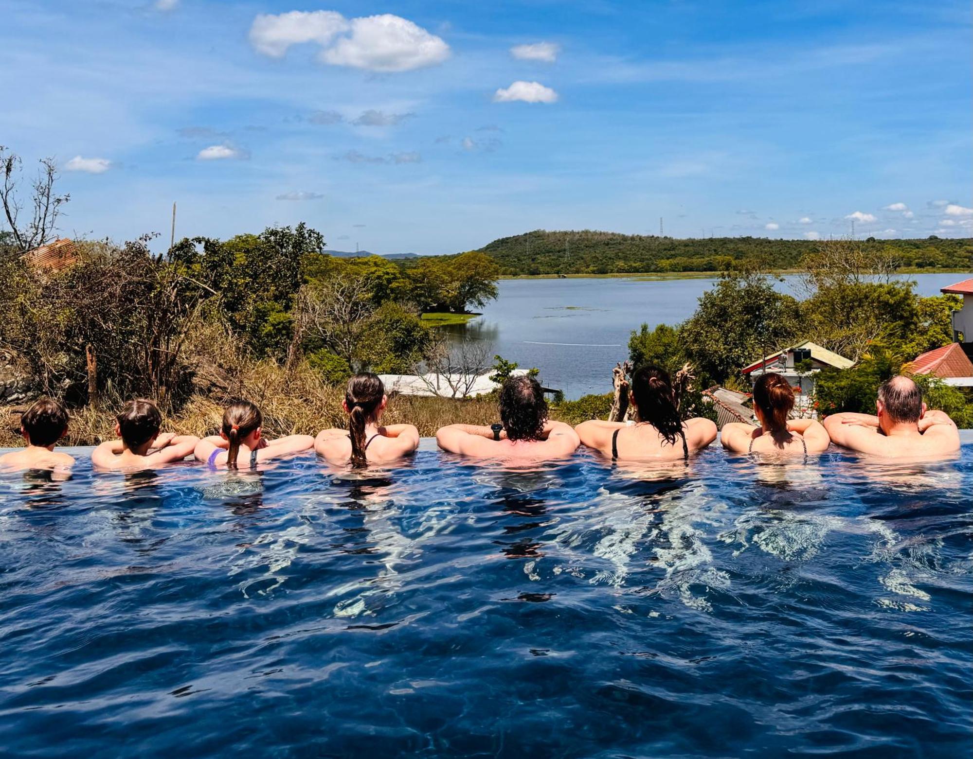 Sundown Lake Hotel & Spa Habarana Luaran gambar